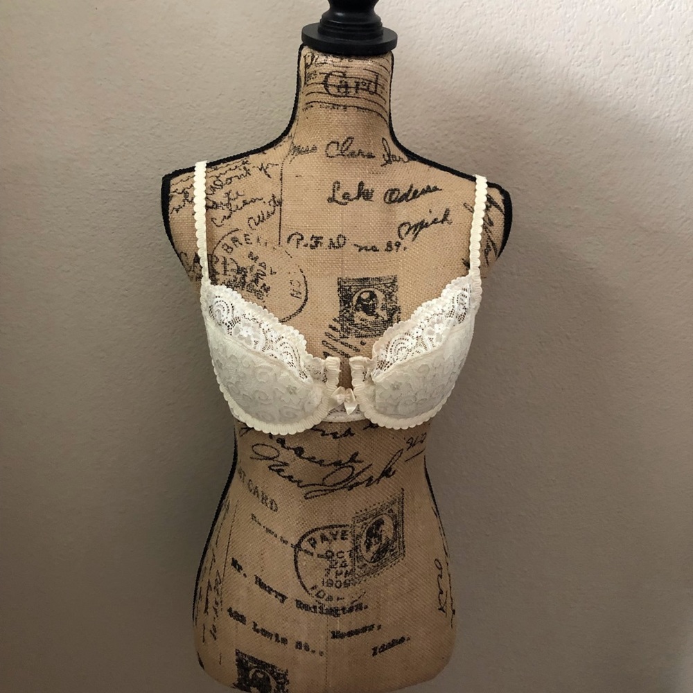 Victoria’s Secret Lace Bras 38B and 38C (2 Pack)